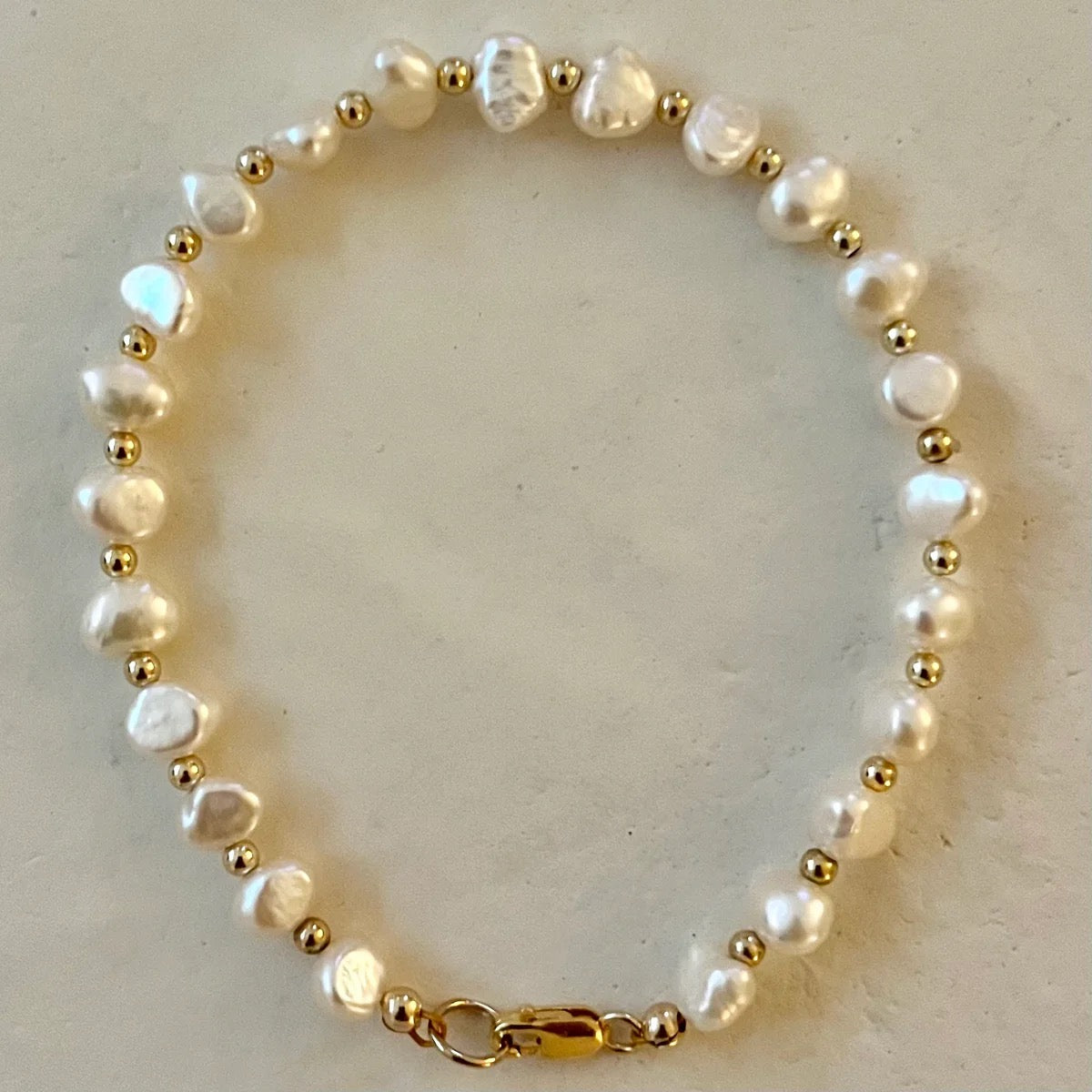 House of Olia Deli Pearl & Gold Filled Bead Bracelet