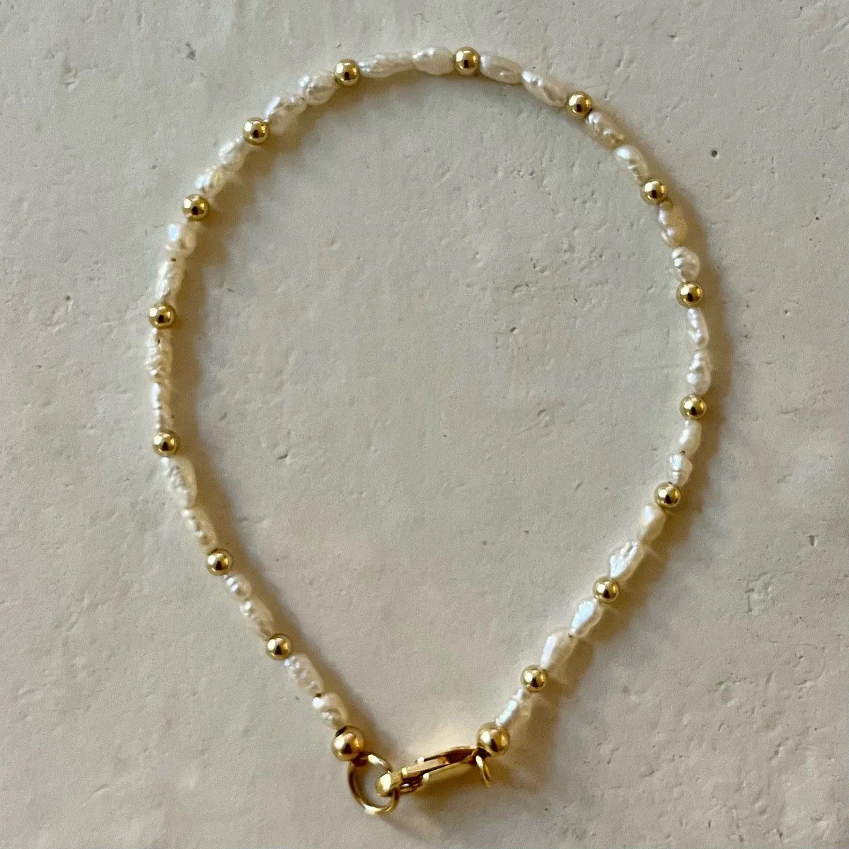 House of Olia Pequi Small Pearl & Gold Filled Bead Bracelet