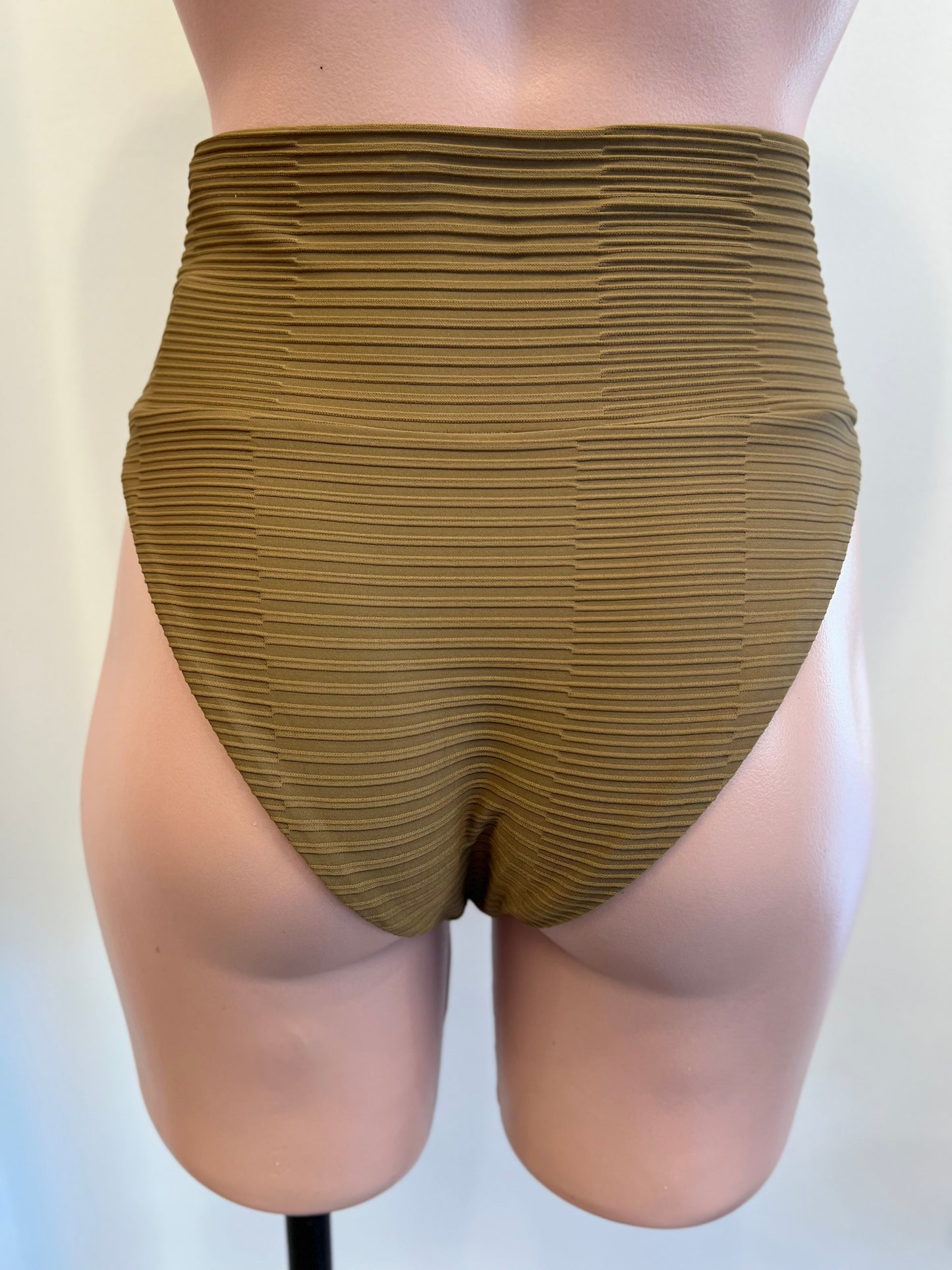 Acacia Echo Dual Ribbed Bikini Bottom in Bear