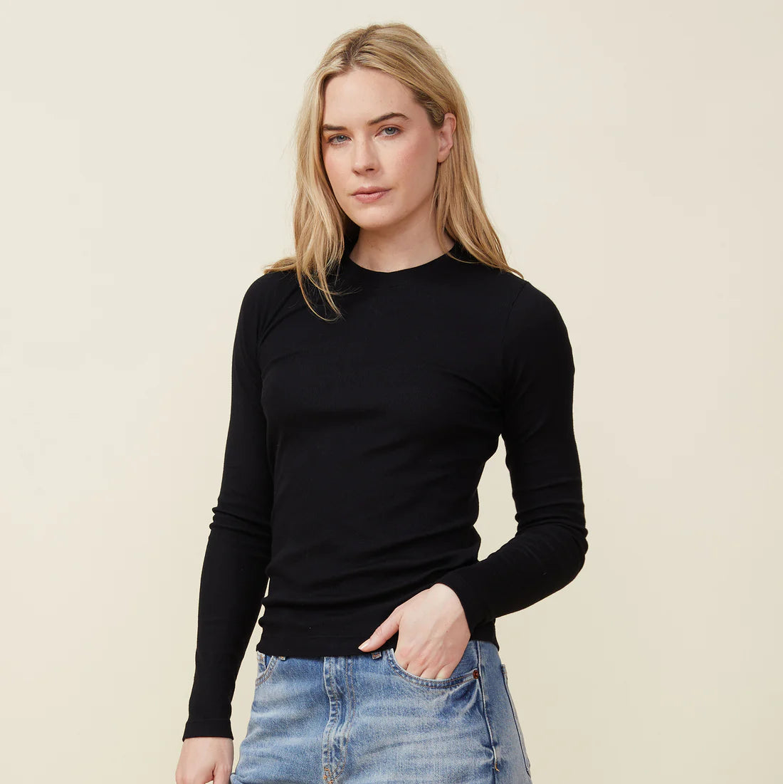 Monrow Supimafine Rib Long Sleeve Crew in Black